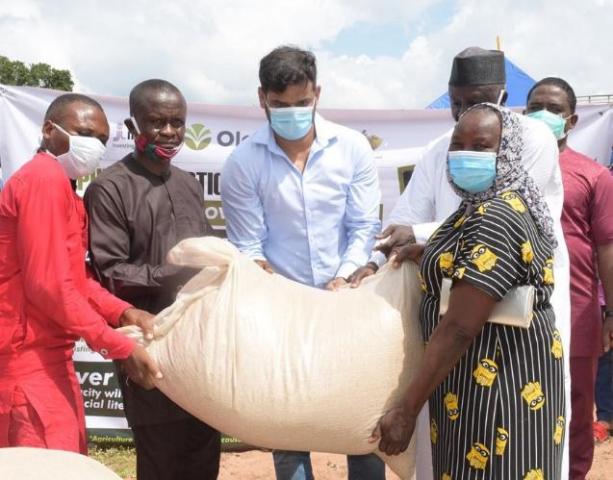 Olam, IFAD-VCDP rice farming initiative and distribution of inputs to farmers