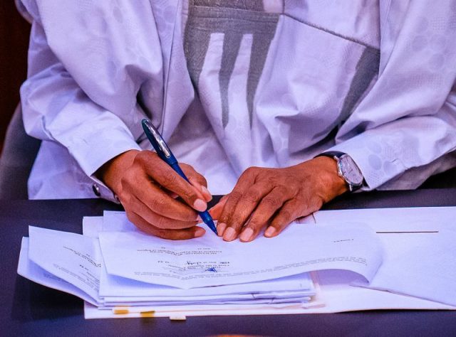 President signs N982 billion supplementary budget