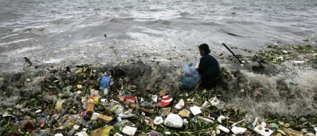 Reusing 10% will stop almost half of plastic waste from entering the ocean Photo credit WEF