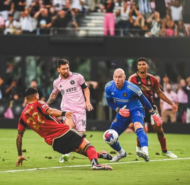 Messi tackled