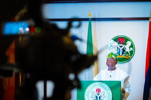 President Tinubu cuts convoy of top government officials