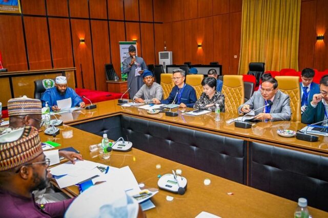 Governor Umaru Bago addressing delegation of development partners