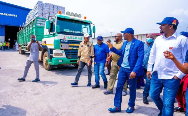 Governor Sanwo-Olu during a guided tour and official visit to Alaro City