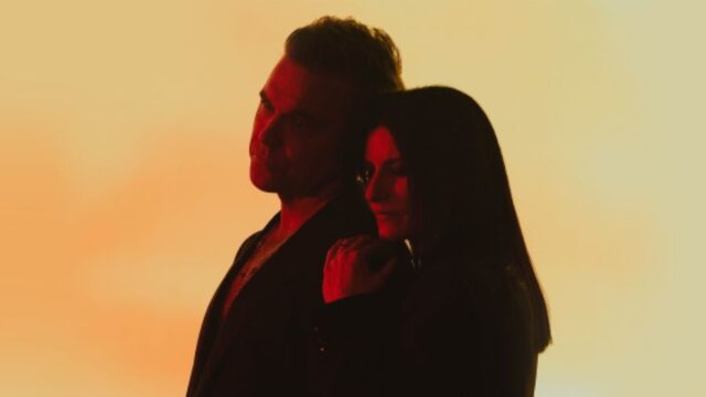 Robbie Williams, Global singer-songwriter has recorded the new Official FIFA anthem, ‘Desire’