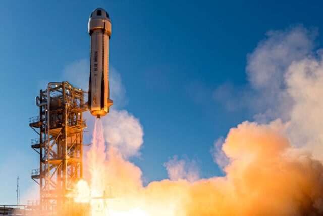 Blue Origin New Shepard Launch -NewShepard-liftoff-NS27